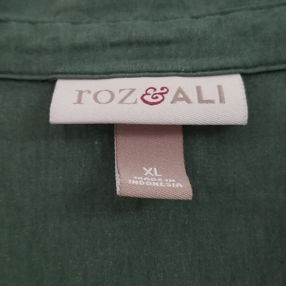 Button up top - Picture 2 of 4